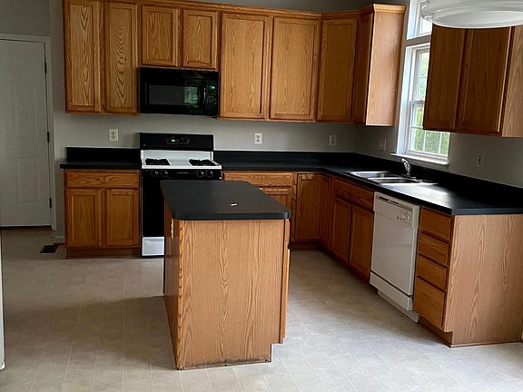 5th image of 14768 Links Pond Cir