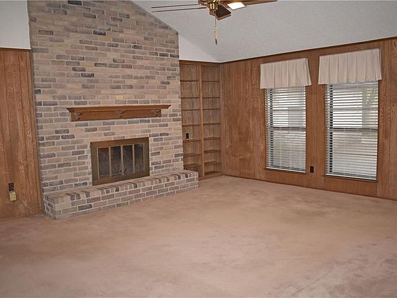 5th image of 8207 Knottingham Dr