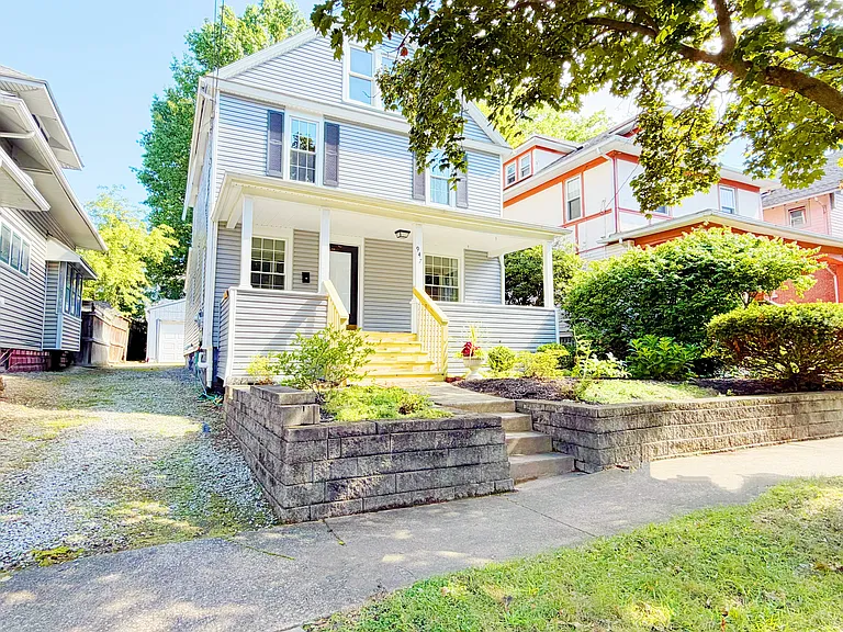 947 Jefferson Ave — Photo 1