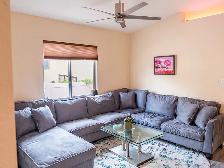 1506 SW 28th Ter — Photo 10