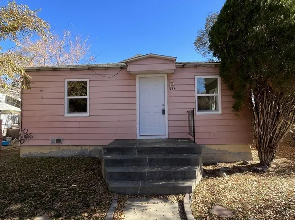 758 Cedar St, Elko, NV 89801