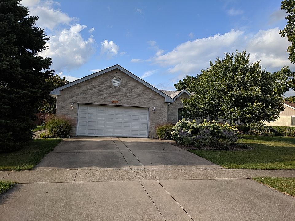 1st image of 913 Bonnie Ln
