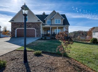 214 Charlton Ct, Bristol, TN 37618