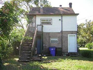 2nd image of 819 Kentucky Ave