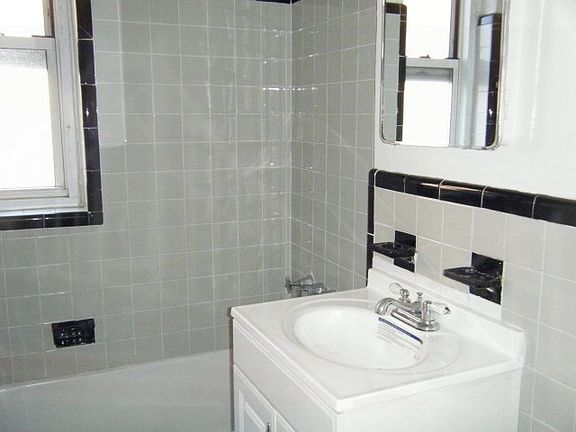 4th image of 3206 Fairfield Ave APT 2F
