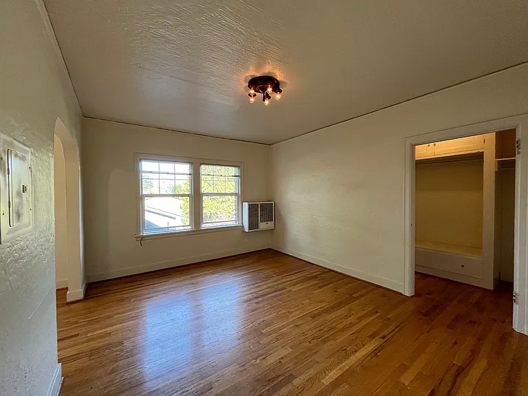 816 SE 29th Ave #303 — Photo 5