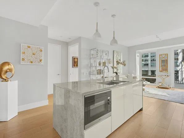 15 W 61st St, New York, NY