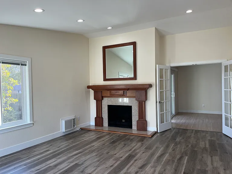 760 Bowen Ct — Photo 4