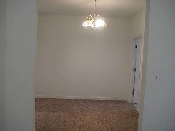 Dining area off kitchen 