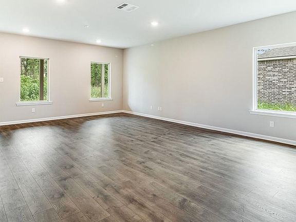 3rd image of 2202 S Savannah Lakes Dr