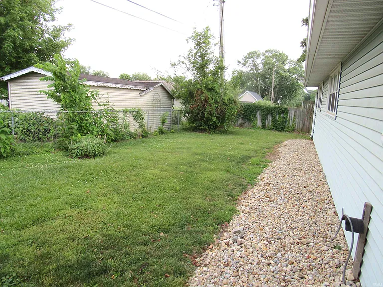 3645 S Rogers St — Photo 17