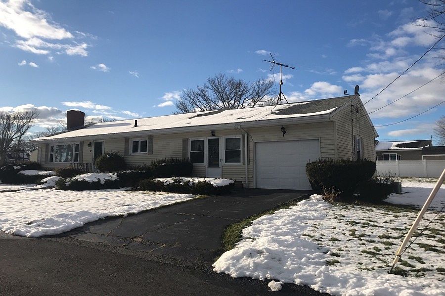 2nd image of 9 Allen Ln