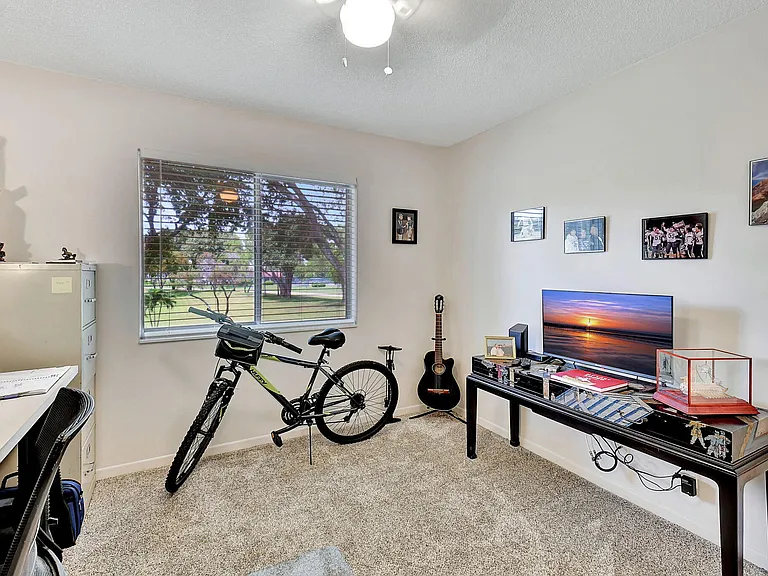 7185 Huntington Ln #301 — Photo 5