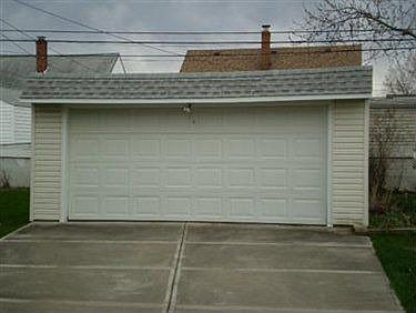 3rd image of 13706 Shady Oak Blvd