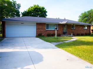 4969 Curtice Rd, Northwood, OH 43619