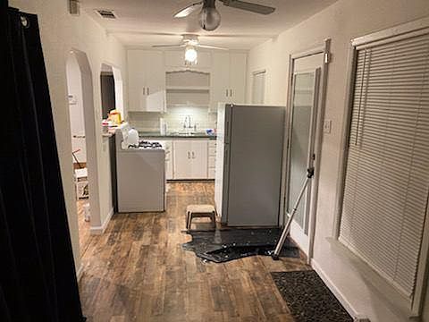 3rd image of 3816 Kearby St