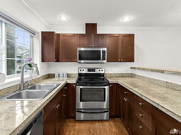 5th image of 25025 SE Klahanie Blvd APT D304