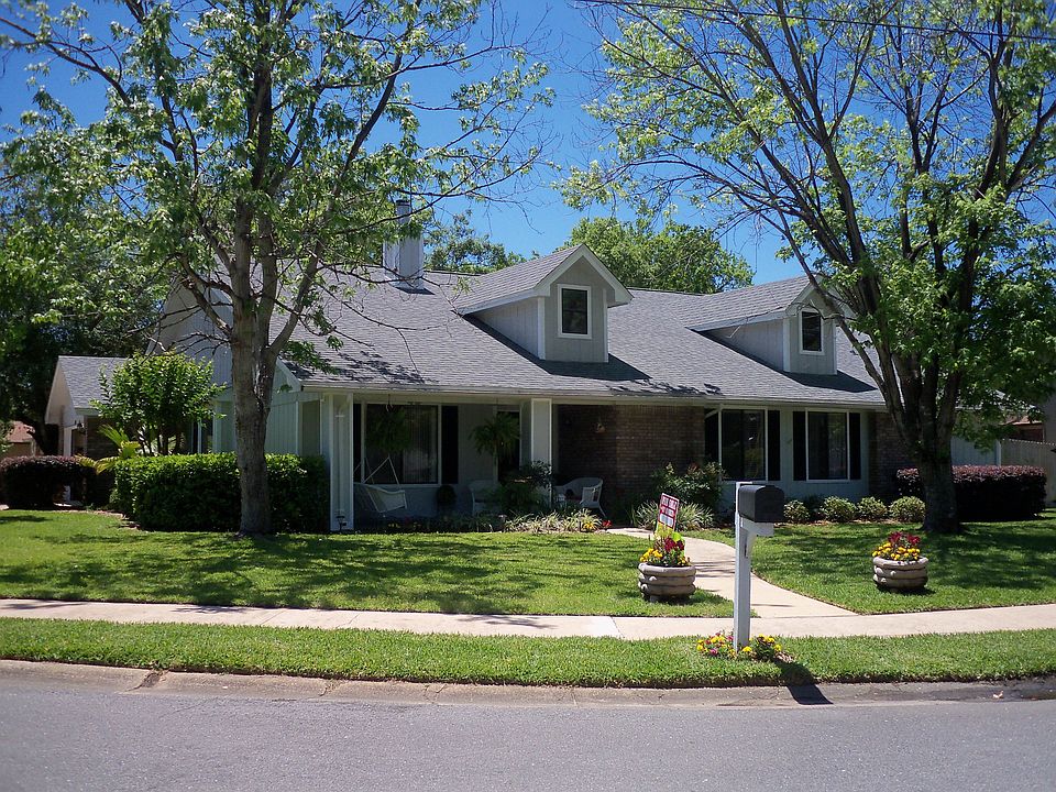 1st image of 310 Sabal Palm Dr