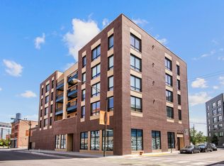680 N Milwaukee Ave APT 302, Chicago, IL 60642
