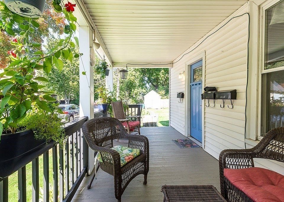 56 Peck St Attleboro, MA, 02703 - Apartments for Rent | Zillow