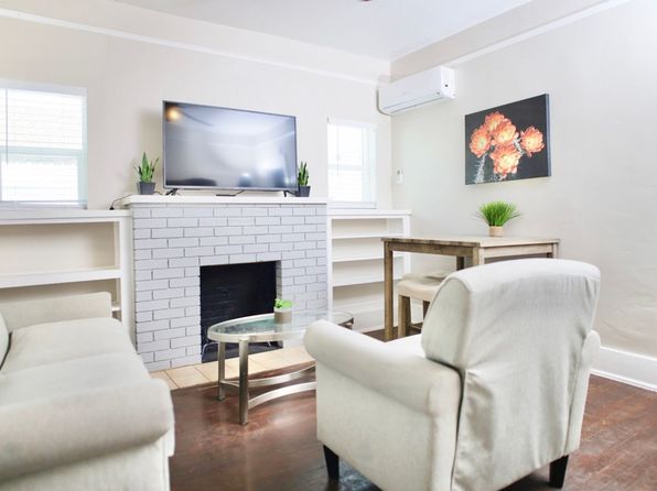 12 E University Blvd #18