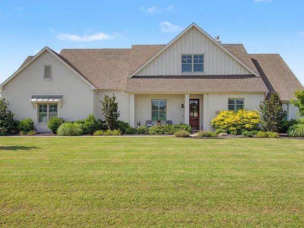 1401 Oliver Creek Ln, Justin, TX 76247
