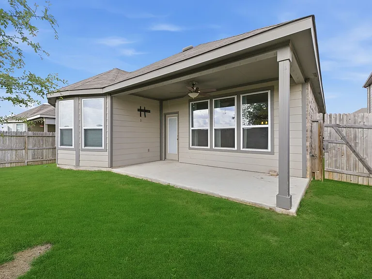 115 Inverness — Photo 36