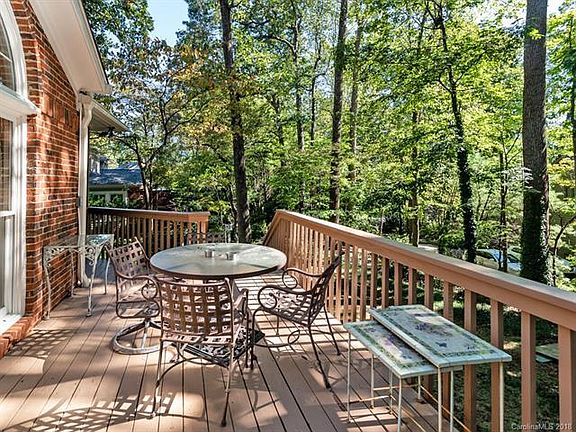 4th image of 239 Bentley Oaks Ln