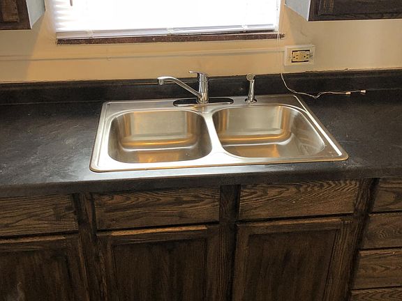 5th image of 2707 165th St APT 4