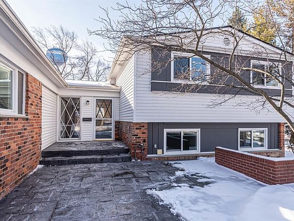 3rd image of 2050 Yorktown Dr