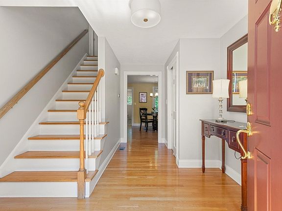 5th image of 67 Bridle Path