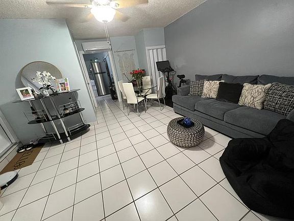 4th image of 188 Jamaica Dr