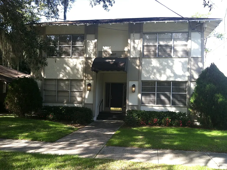 3607 Oak St #4 — Photo 15