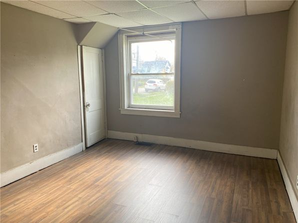 1146-1146 1/2 Wallis Ave, Farrell, PA 16121