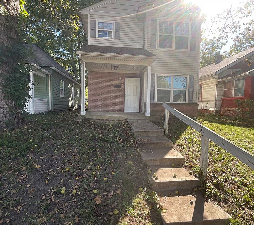 1st image of 1353 Roache St