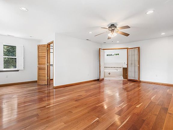 4th image of 2600 Saint Brides Rd W