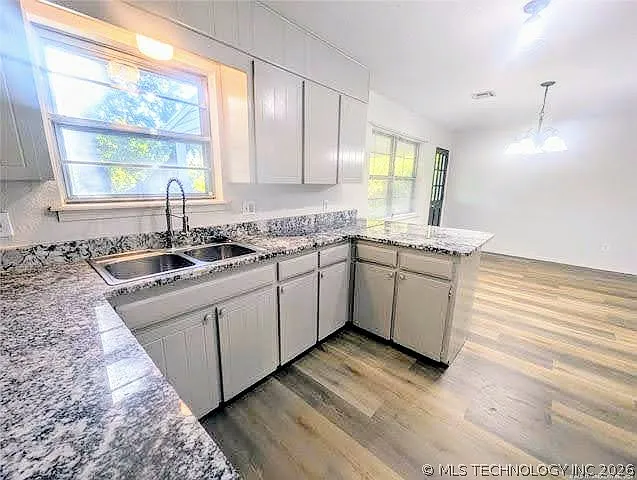 121 W Jefferson Pl — Photo 6