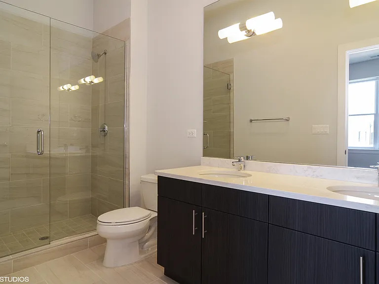 1507 W Carmen Ave #2E — Photo 11