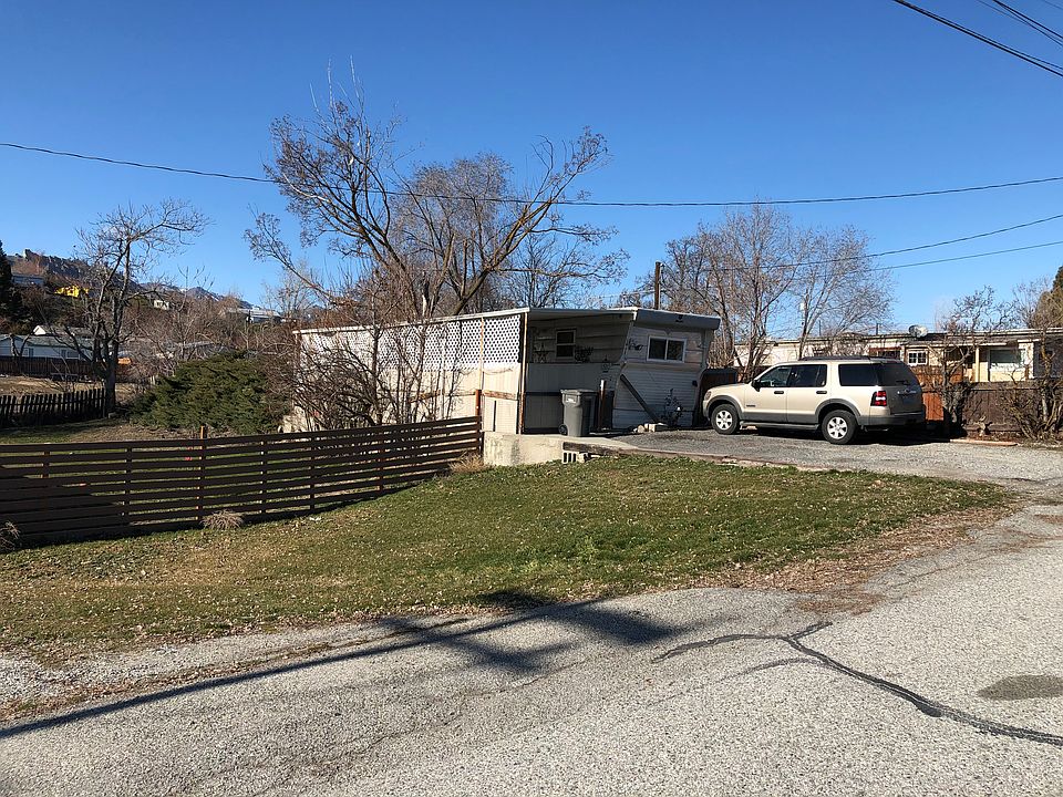 2nd image of 1832 Duke St