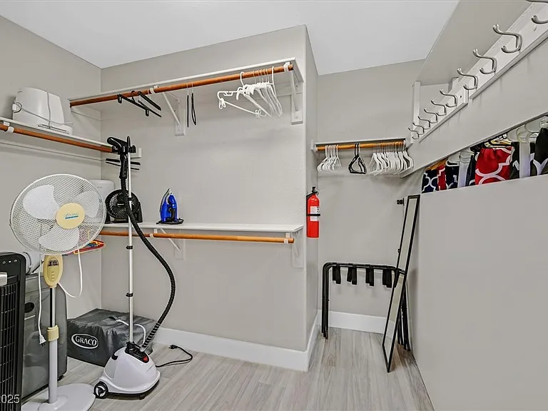 2735 Peekskill Ave — Photo 21