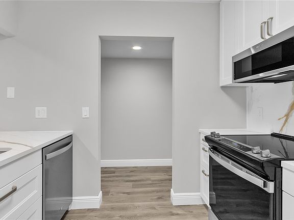 5th image of 30 Plantation Dr APT 104