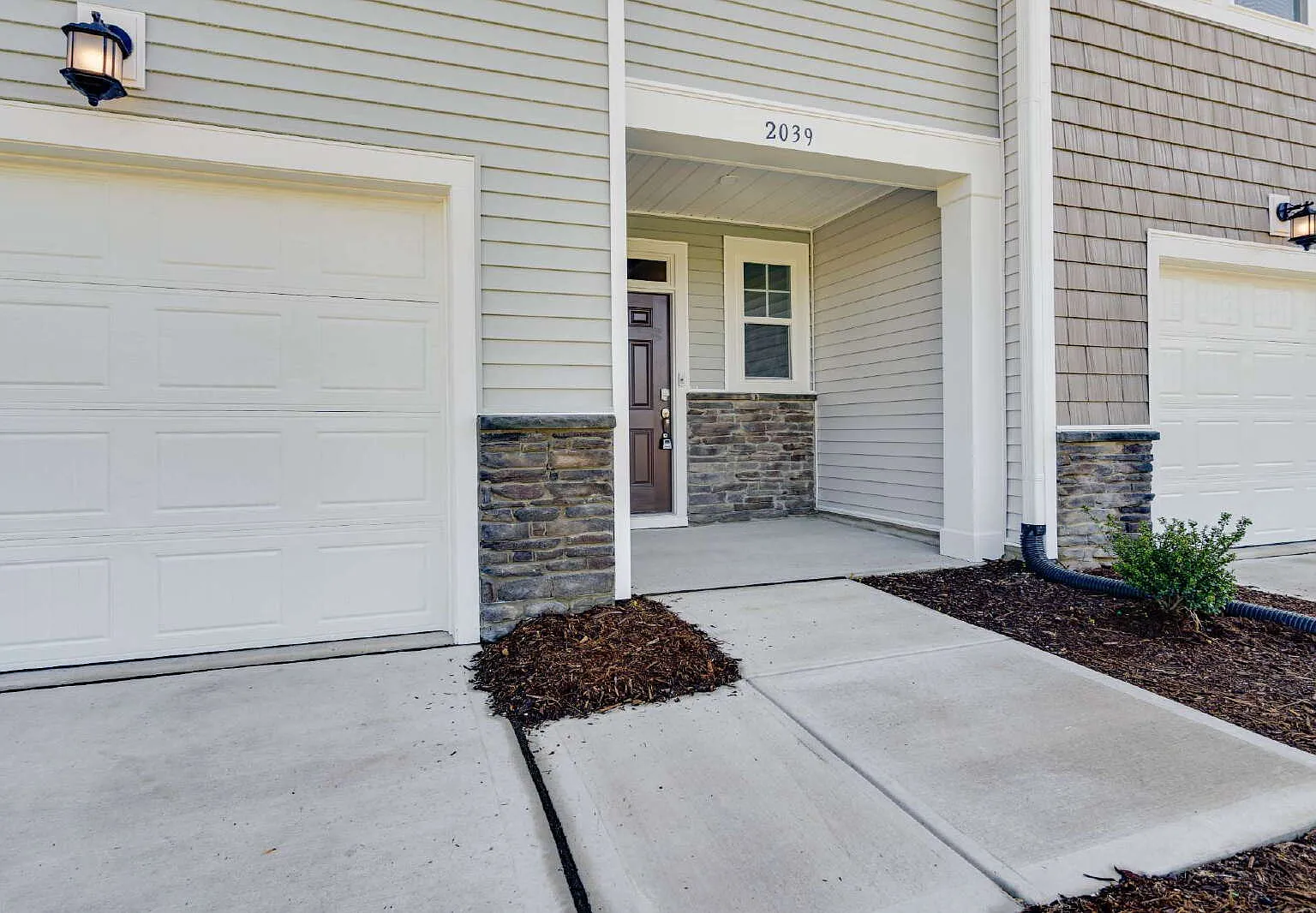 3 bed, 2.5 bath, 1894 sqft, $1,995 — Photo 4