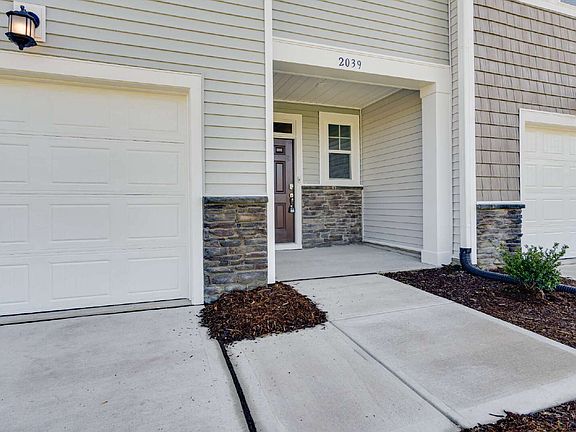 4th image of 2039 Caen St