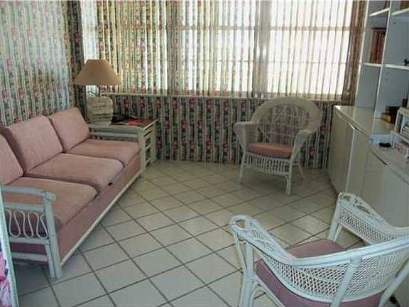 5th image of 18061 Biscayne Blvd APT 401-2