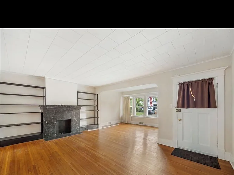 122 Stratford Rd #1 — Photo 3