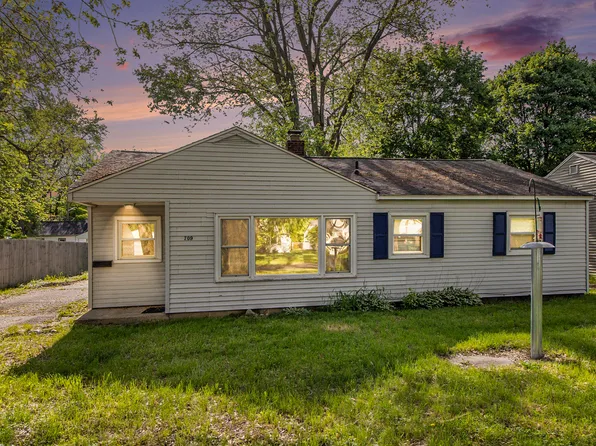 709 Chrysler St, Kalamazoo, MI 49048