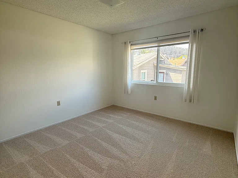 925 Madison St #2 — Photo 10