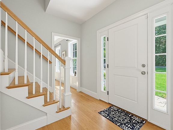 2nd image of 15 Oakhill Ave
