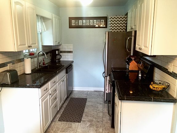 3rd image of 230 Crystal Ln