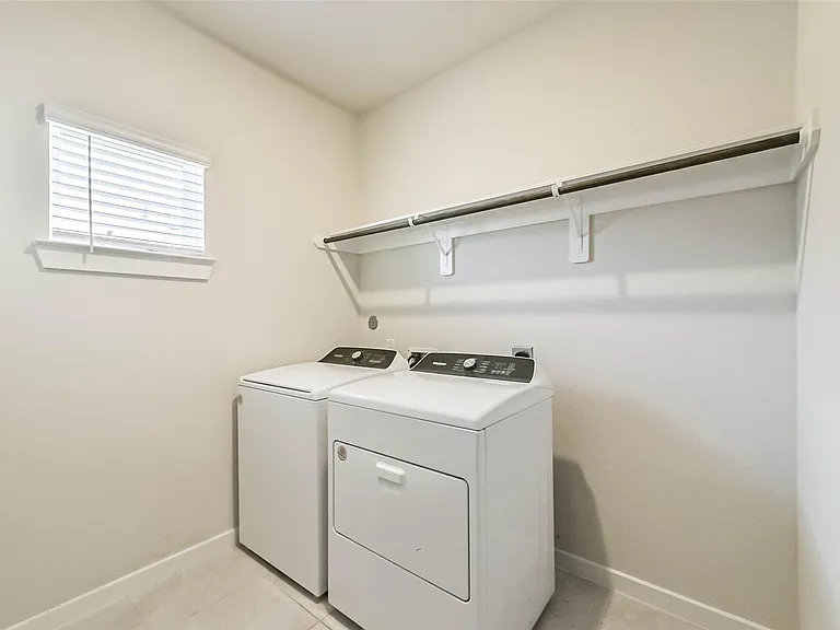8515 Lake Groove Ln — Photo 15